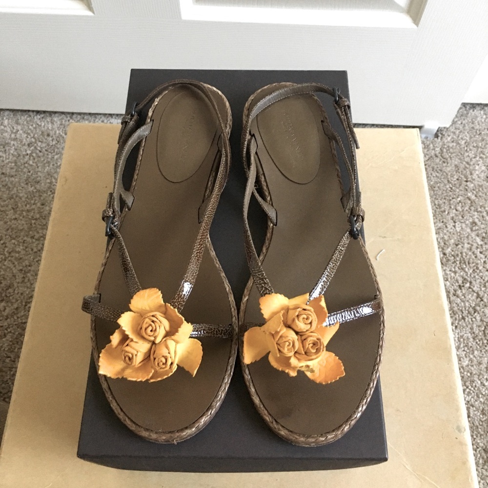 Bottega Veneta flat sandal w yellow flower